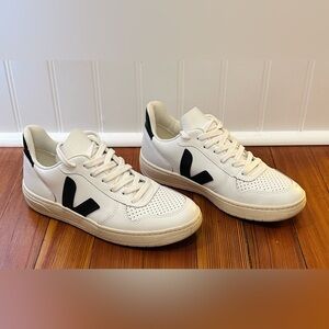 Veja V-10 Sneakers, white/black, 37